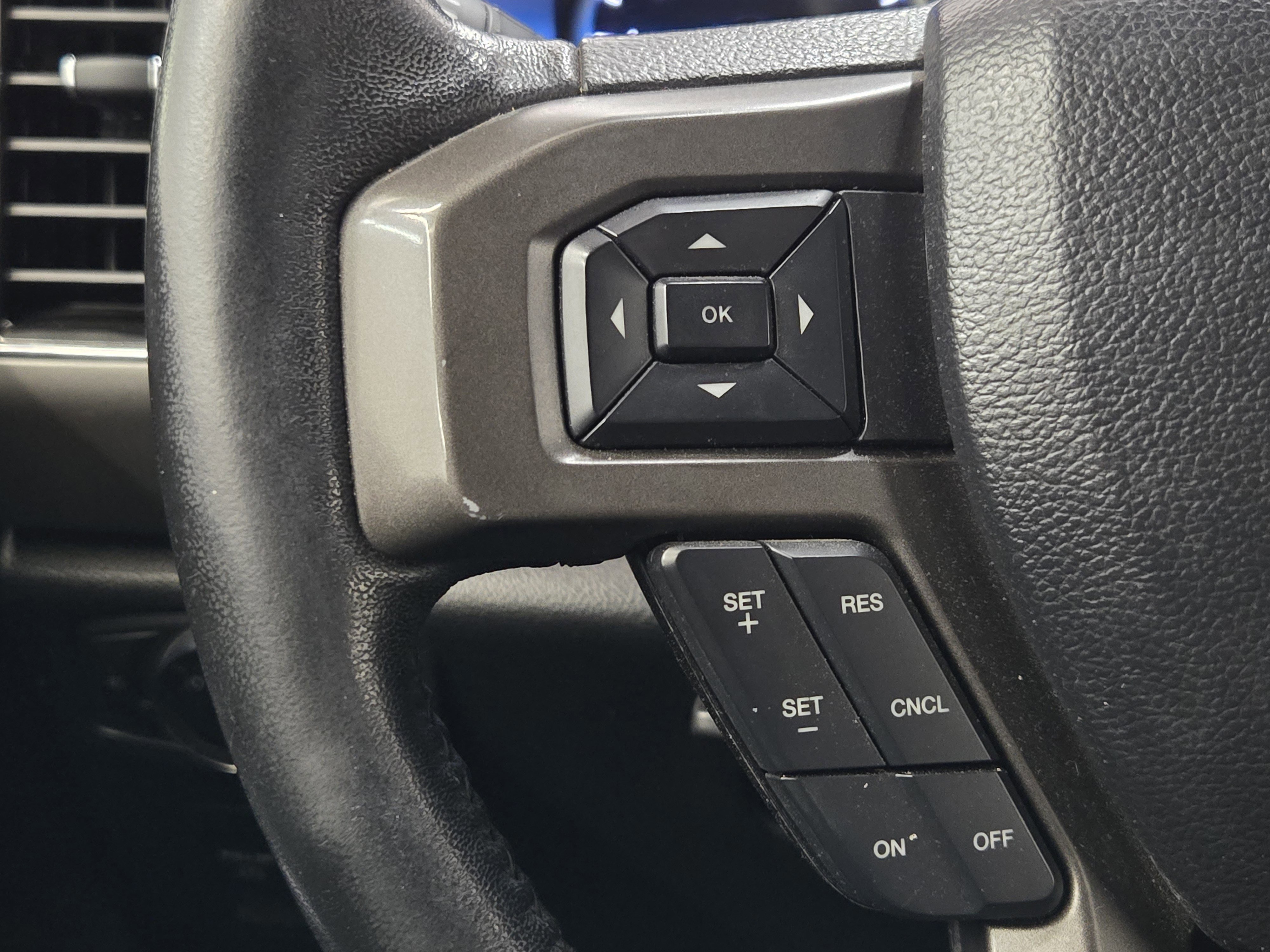 Certified 2020 Ford Expedition XLT RWD image 27