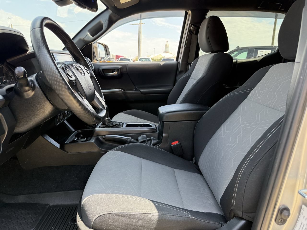 Used 2023 Toyota Tacoma TRD Sport w/ Technology Package AWD/4WD image 25