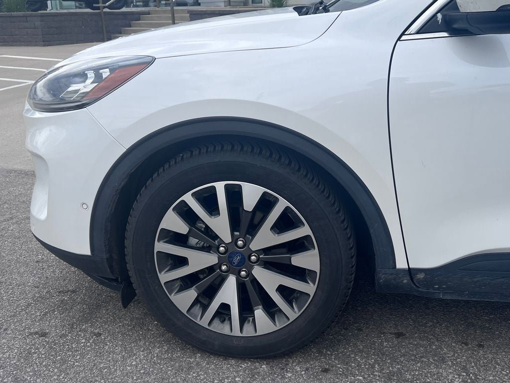 Certified 2020 Ford Escape Titanium FWD image 30