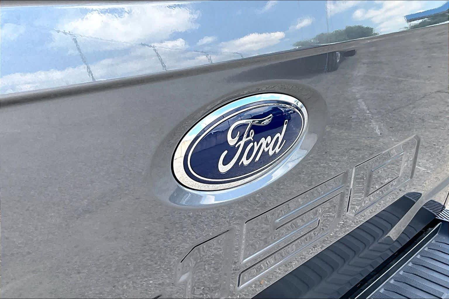 Certified 2021 Ford F150 Lariat w/ Equipment Group 502A High RWD image 31