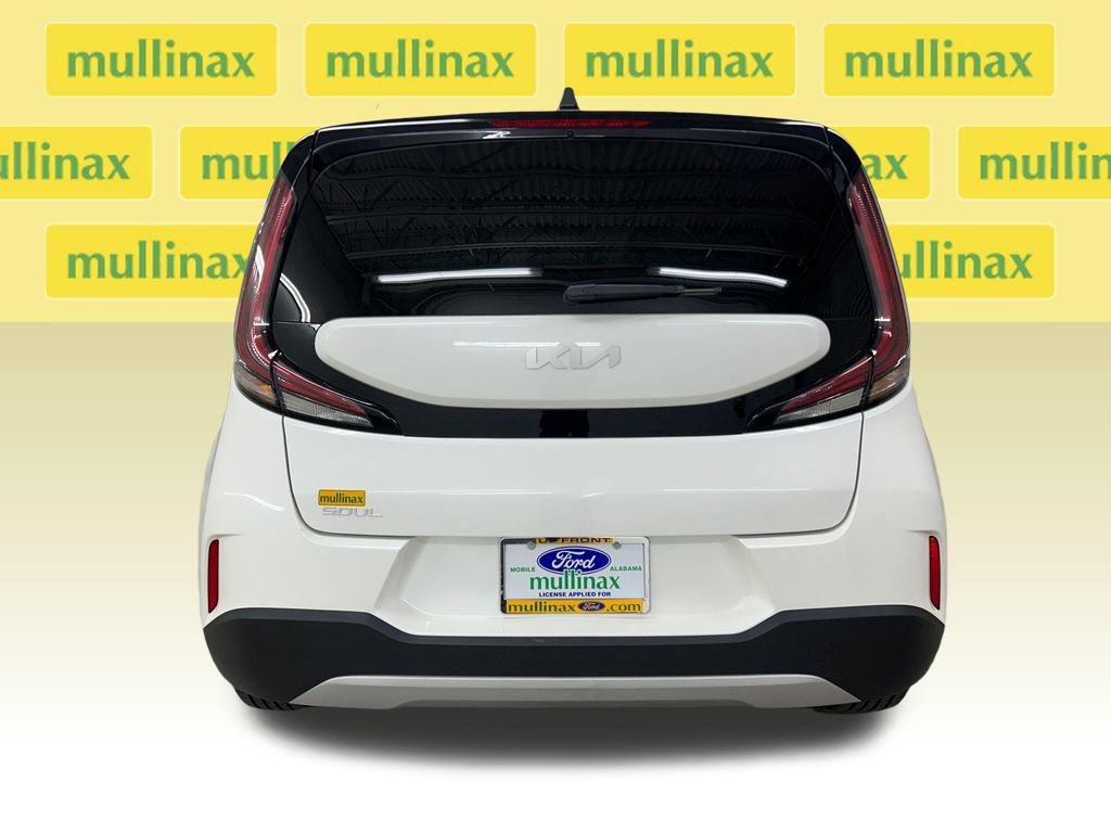 Used 2025 Kia Soul LX w/ LX Technology Package FWD image 9