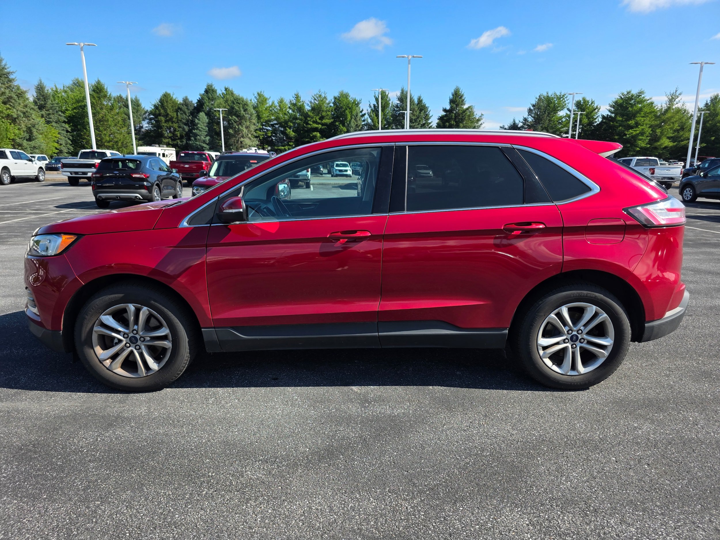 Certified 2020 Ford Edge SEL w/ Convenience Package AWD/4WD image 2