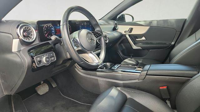 Used 2025 Mercedes-Benz CLA 250 image 9