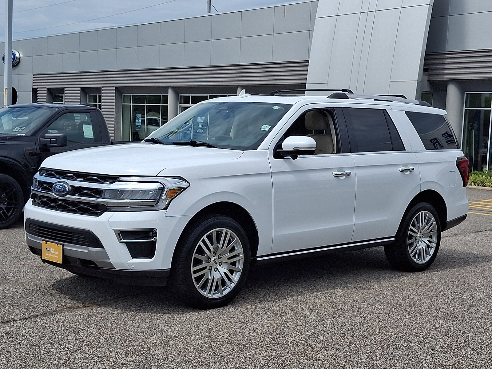 Certified 2023 Ford Expedition Limited AWD/4WD image 5