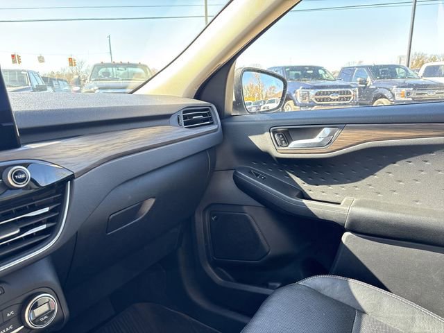 Certified 2020 Ford Escape Titanium image 39