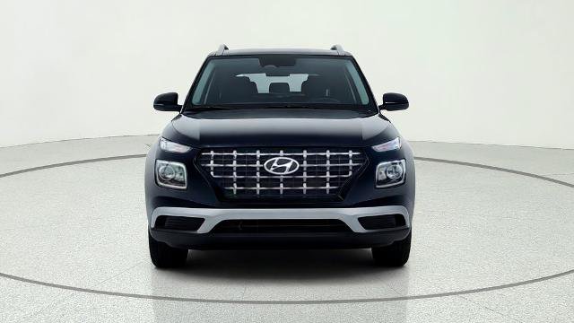 Used 2025 Hyundai Venue SEL FWD image 2