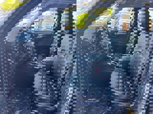 Certified 2025 Ford Escape Platinum image 24