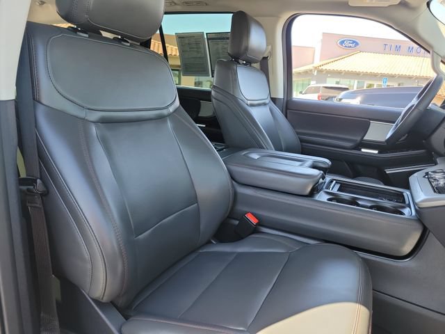 Certified 2025 Ford Expedition Active AWD/4WD image 24