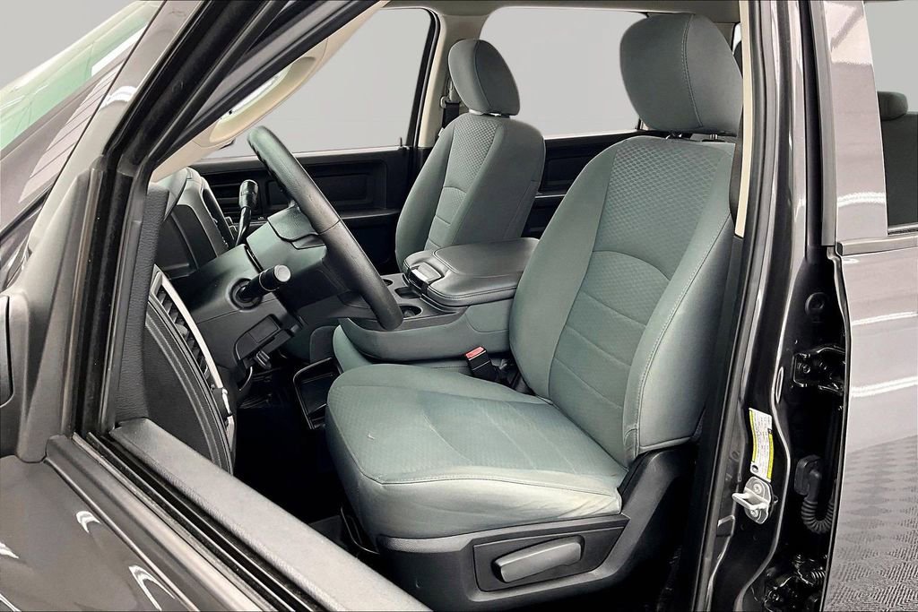 Used 2018 RAM 2500 Tradesman w/ Chrome Appearance Group image 26