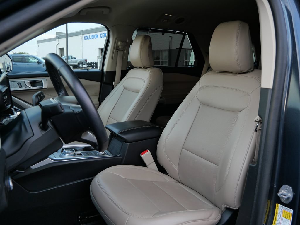 Certified 2023 Ford Explorer Limited AWD/4WD image 11