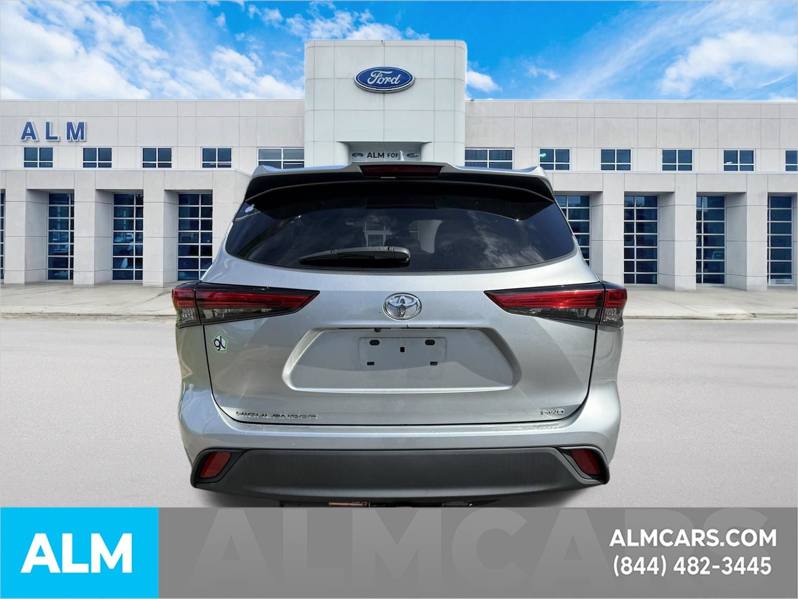 Used 2021 Toyota Highlander L AWD/4WD image 9