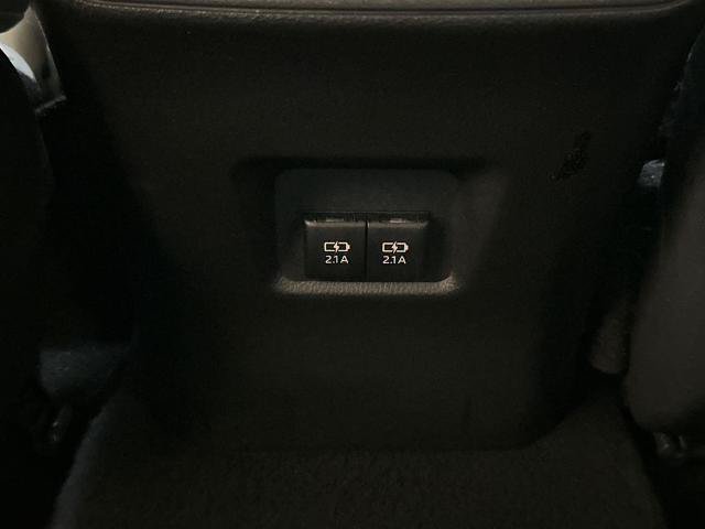 Used 2020 Toyota RAV4 XLE Premium FWD image 31