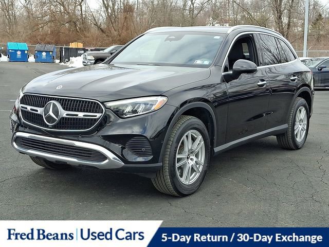 Used 2023 Mercedes-Benz GLC 300 4MATIC image 2