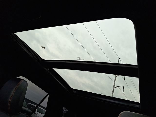 Certified 2024 Ford Explorer ST-Line w/ Class IV Trailer Tow Package image 15