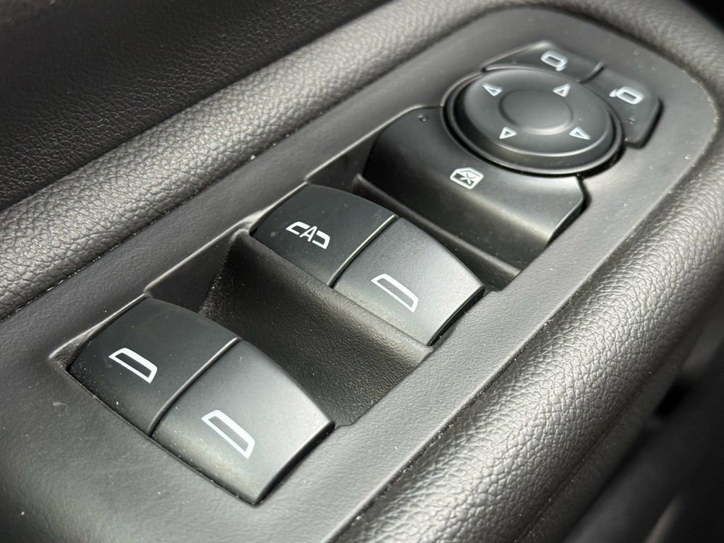 Used 2024 GMC Terrain SLE image 17