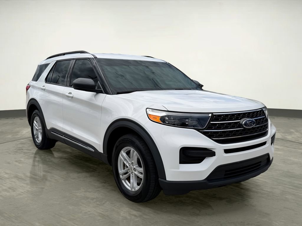 Certified 2023 Ford Explorer XLT RWD image 9