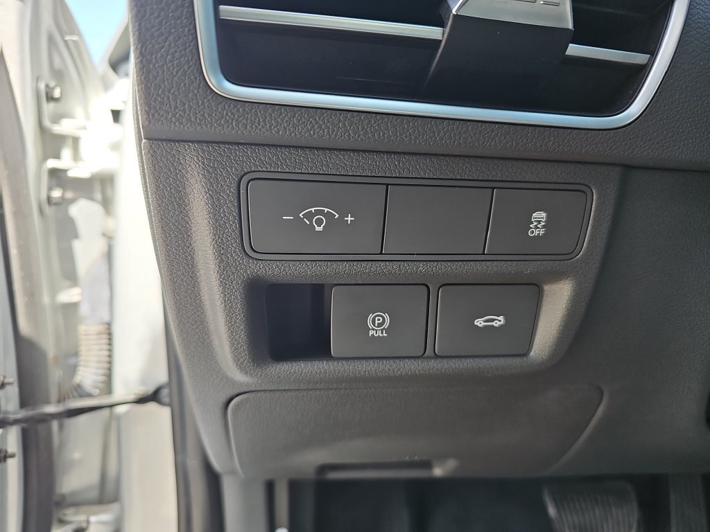 Used 2025 Hyundai Sonata SEL FWD image 25