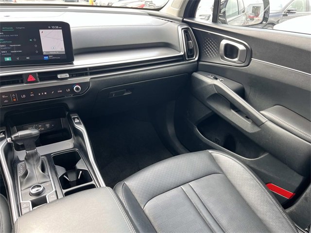Used 2024 Kia Sorento S image 14