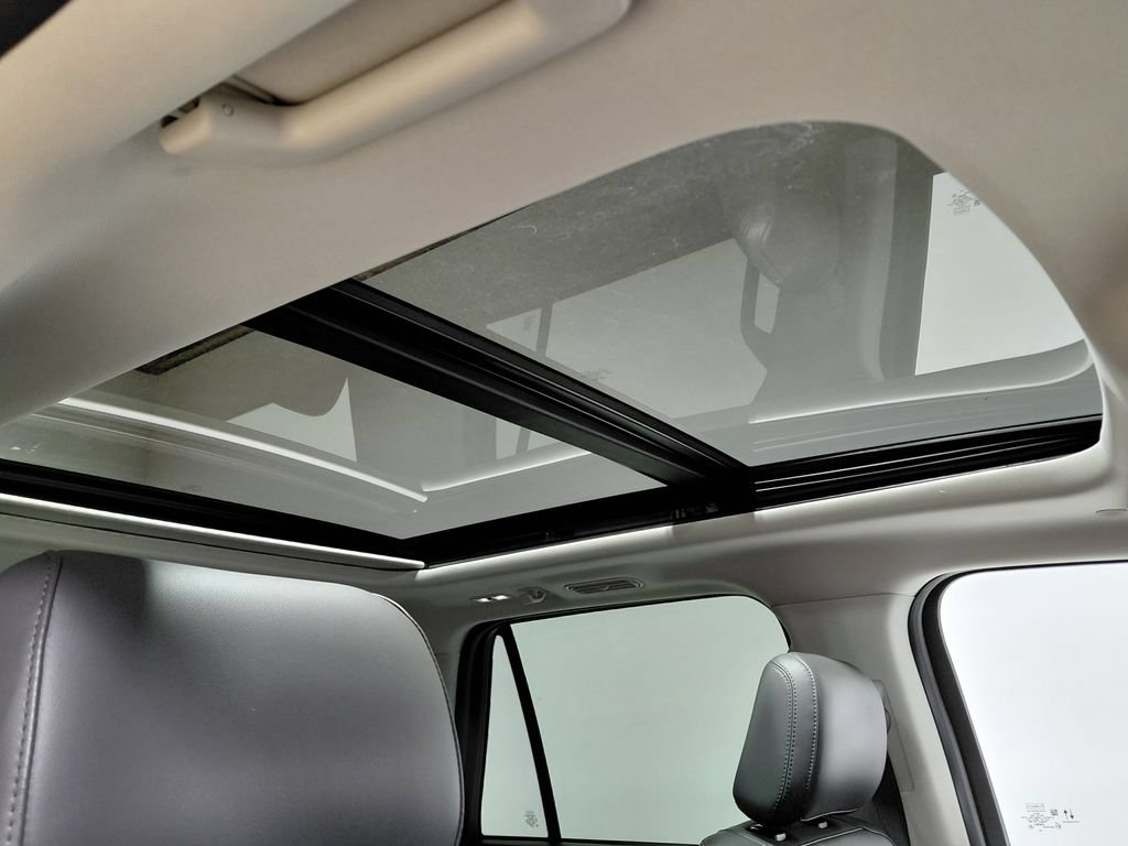 Certified 2025 Ford Expedition Active AWD/4WD image 6