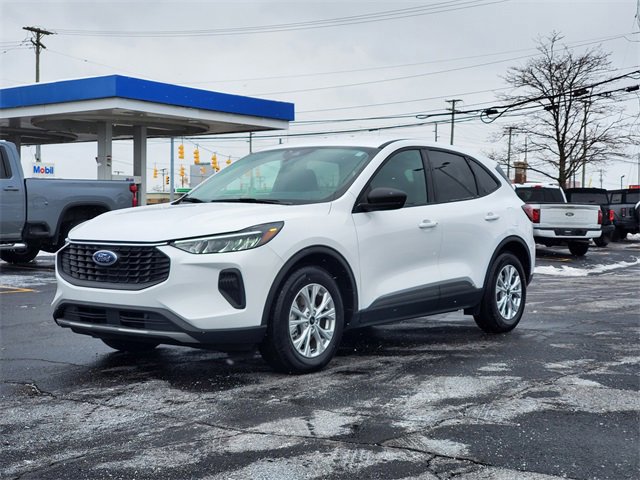 Certified 2025 Ford Escape Active w/ Active Premium Tech Pack image 2