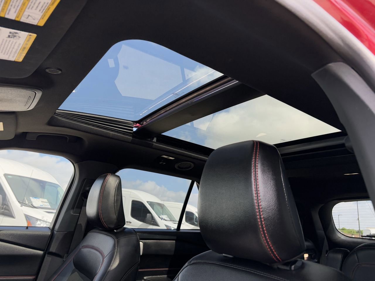 Certified 2022 Ford Explorer ST-Line w/ Class IV Trailer Tow Package image 25