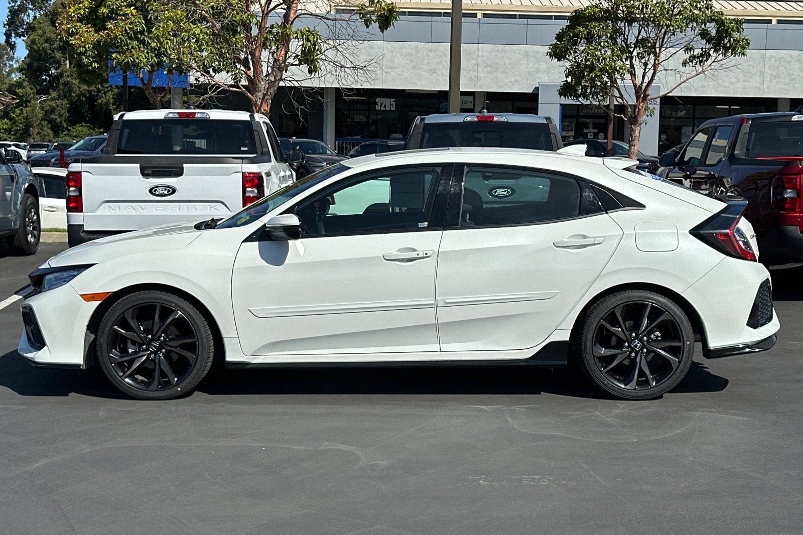 Used 2018 Honda Civic Sport Touring image 9