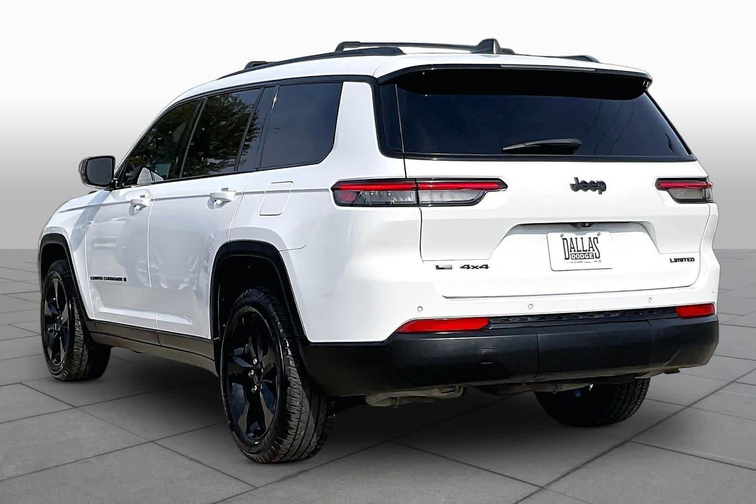 Used 2022 Jeep Grand Cherokee L Limited w/ Black Appearance Package AWD/4WD image 12