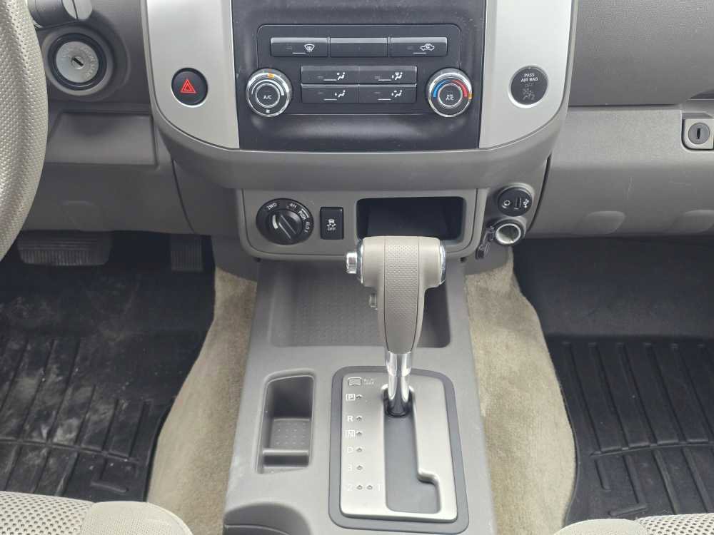 Used 2017 Nissan Frontier SV image 13