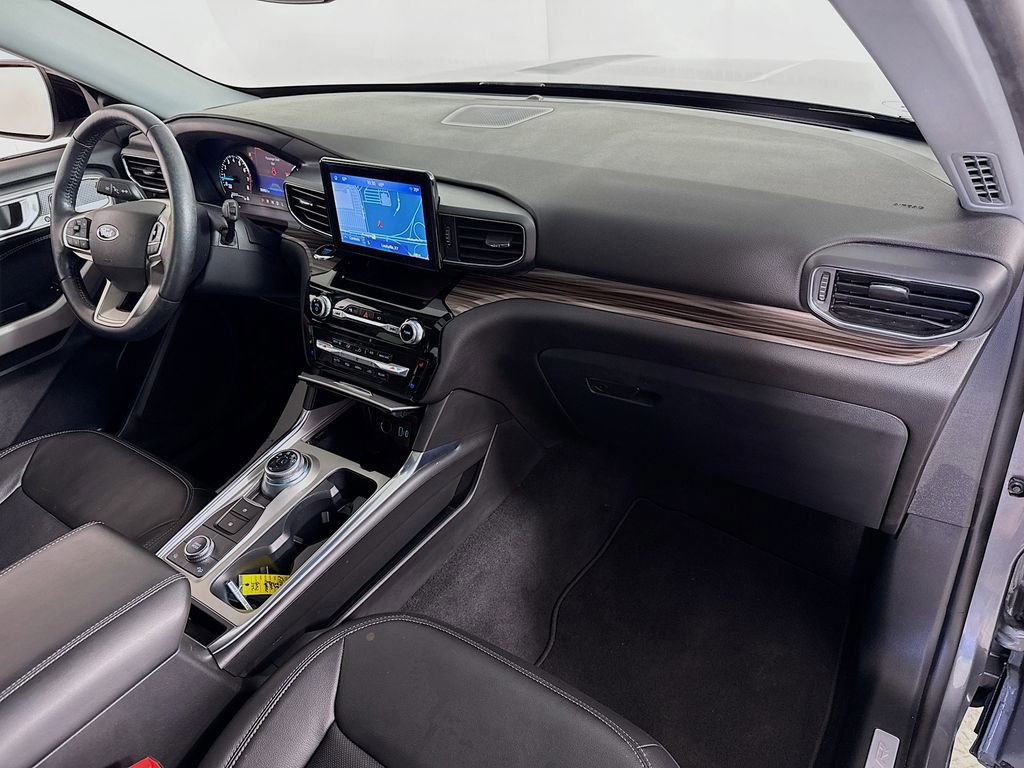 Certified 2022 Ford Explorer Limited w/ Equipment Group 301A image 33