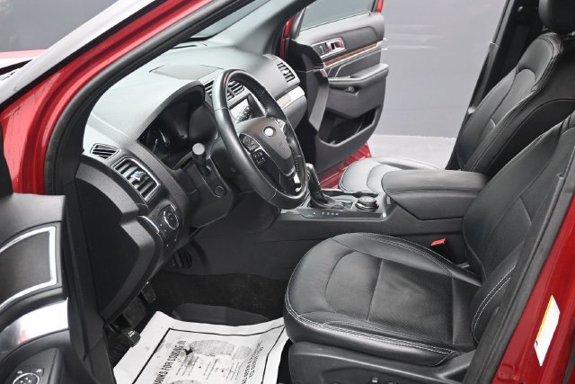 Certified 2019 Ford Explorer Limited w/ Ford Safe & Smart Package AWD/4WD image 6