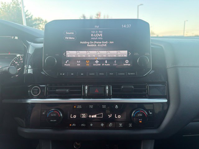 Used 2022 Nissan Pathfinder SL AWD/4WD image 27