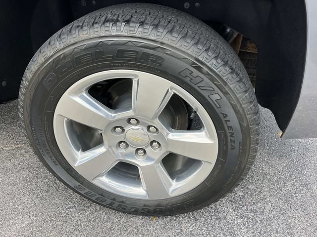 Used 2020 Chevrolet Tahoe LT w/ Luxury Package RWD image 14