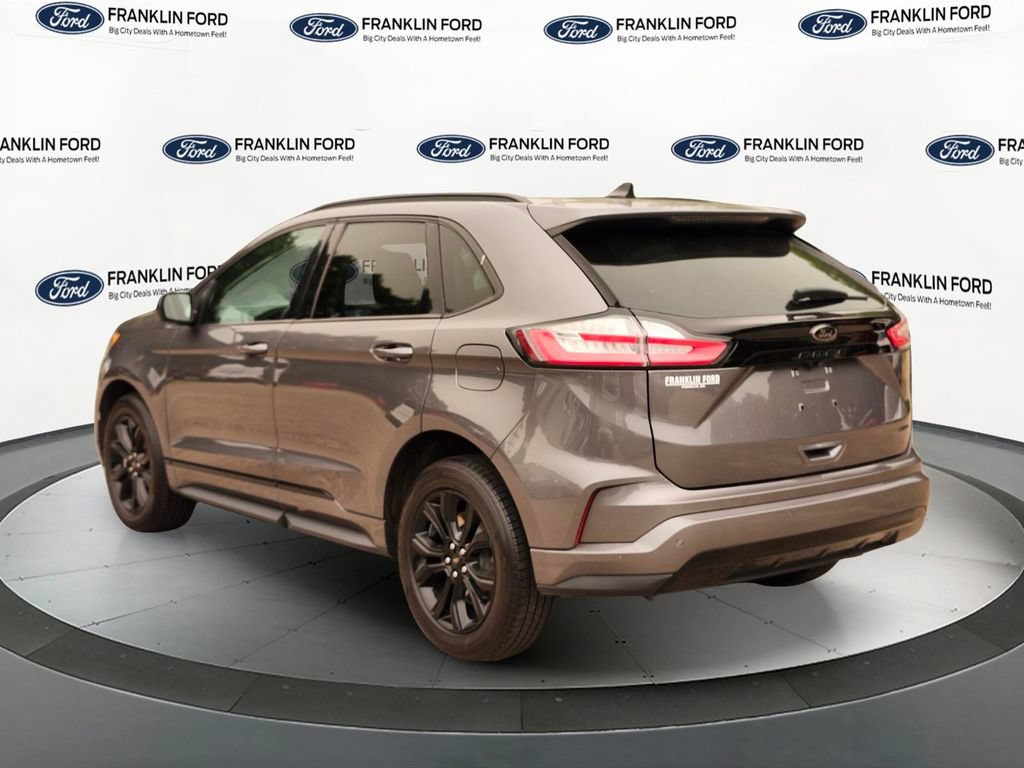 Certified 2022 Ford Edge SE w/ Black Appearance Package AWD/4WD image 3
