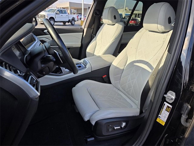 Used 2023 BMW X5 sDrive40i w/ Premium Package image 9