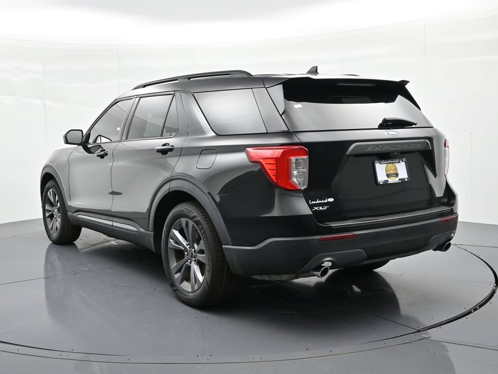 Certified 2022 Ford Explorer XLT w/ Equipment Group 202A RWD image 8