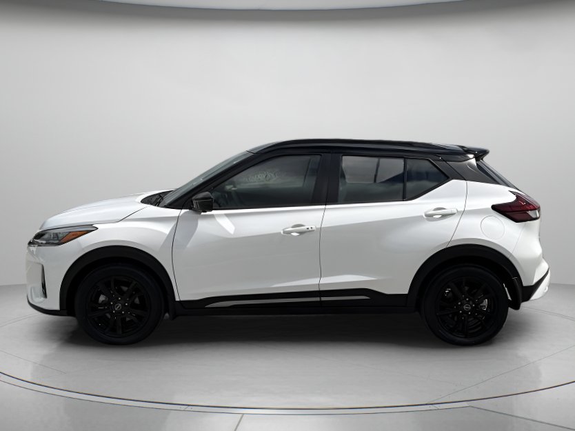 Used 2023 Nissan Kicks SR w/ SR Premium Package FWD image 5