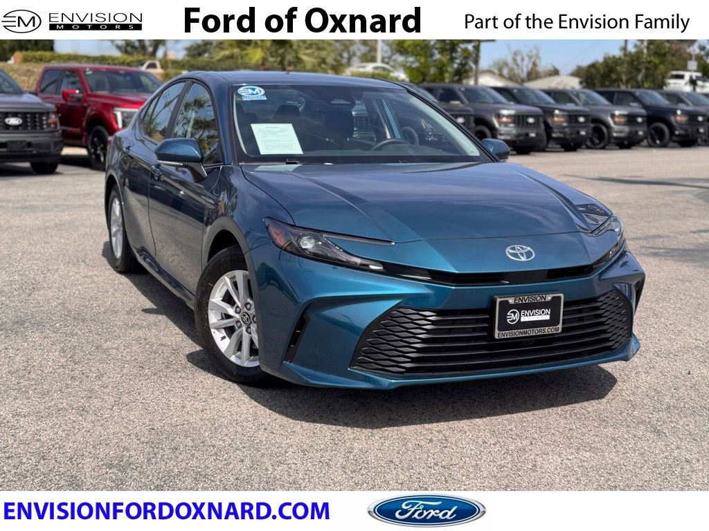 Used 2025 Toyota Camry LE w/ Convenience Package FWD image 1