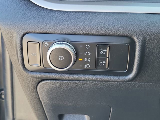 Certified 2022 Ford Explorer XLT w/ Equipment Group 202A image 27