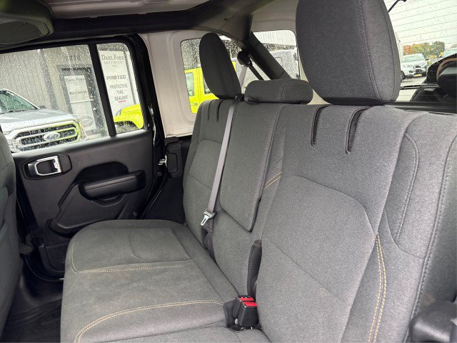 Used 2024 Jeep Wrangler Unlimited w/ Convenience Group AWD/4WD image 9