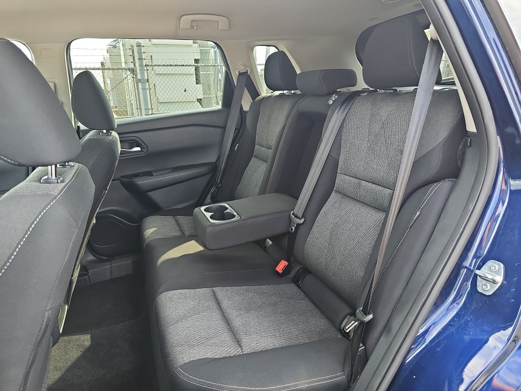 Used 2024 Nissan Rogue SV FWD image 14