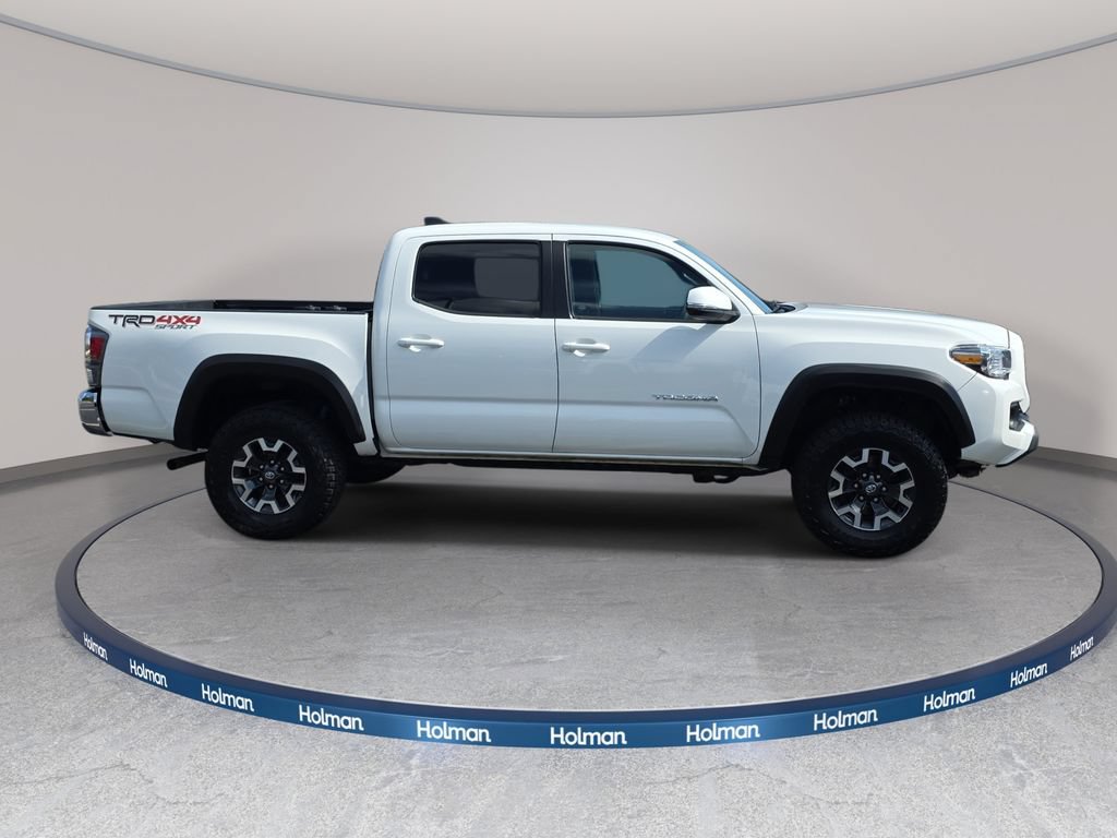 Used 2022 Toyota Tacoma TRD Off-Road AWD/4WD image 4
