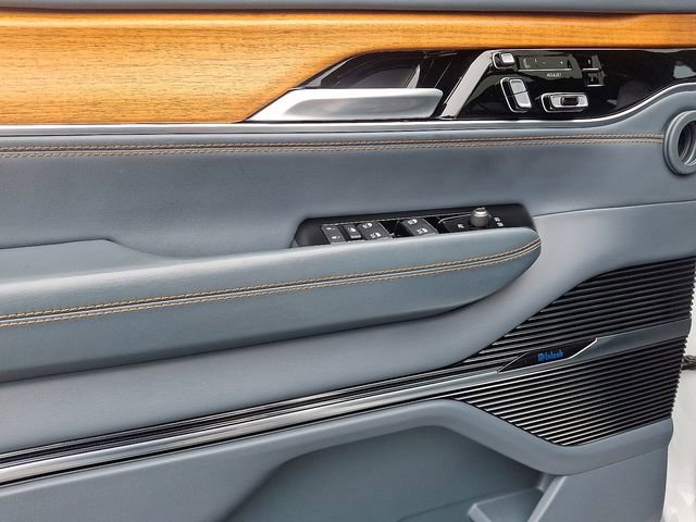 Used 2023 Jeep Grand Wagoneer Series II image 12