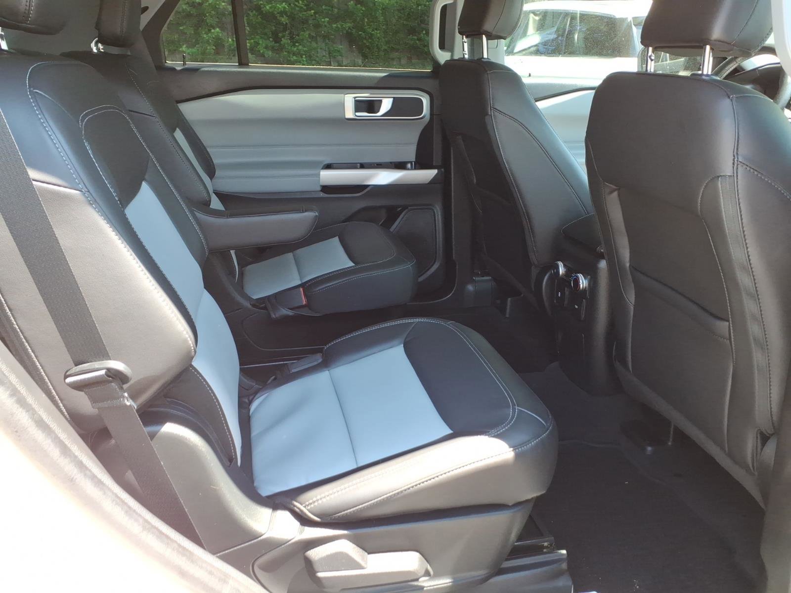 Certified 2023 Ford Explorer XLT w/ Equipment Group 202A AWD/4WD image 28
