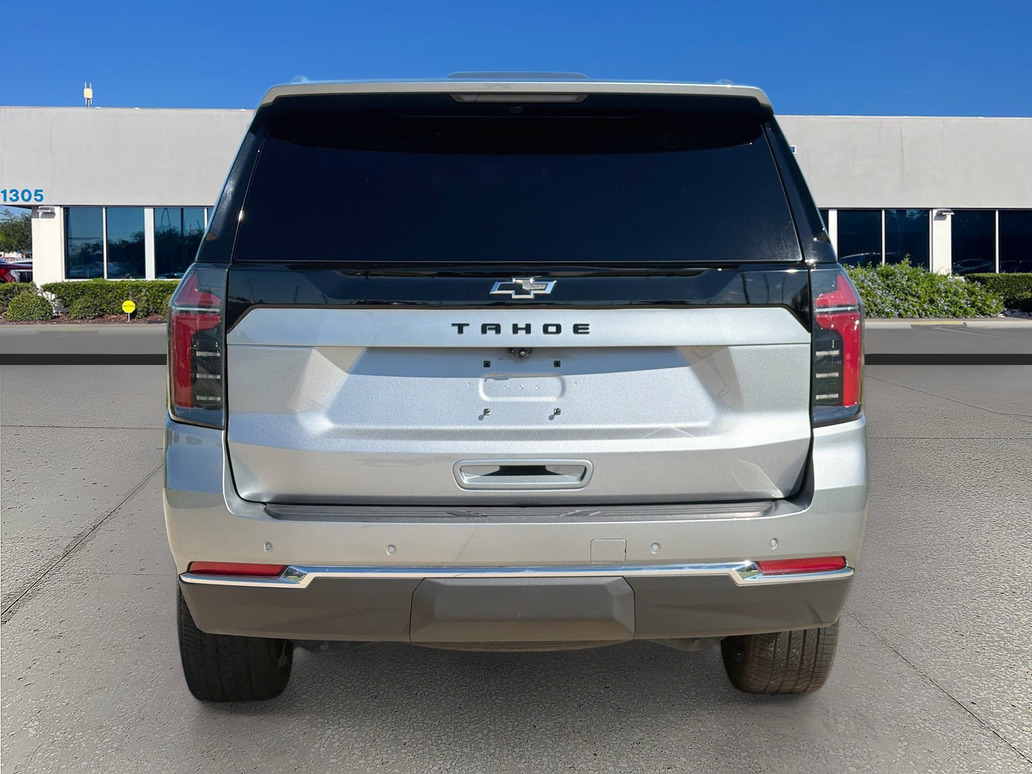 Used 2025 Chevrolet Tahoe LS AWD/4WD image 6