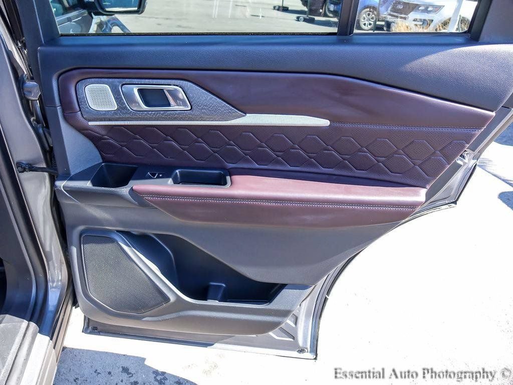 Certified 2025 Ford Explorer Platinum w/ LUX Leather Package AWD/4WD image 28
