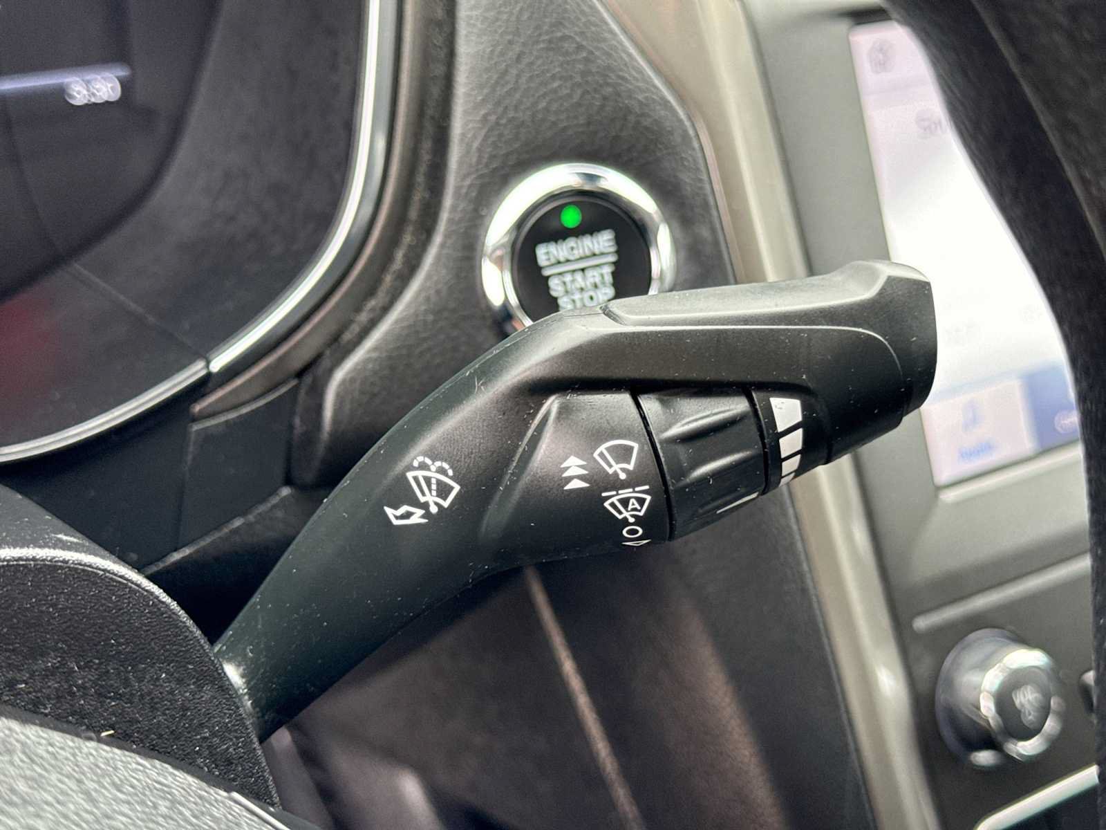 Certified 2020 Ford Fusion SE FWD image 25
