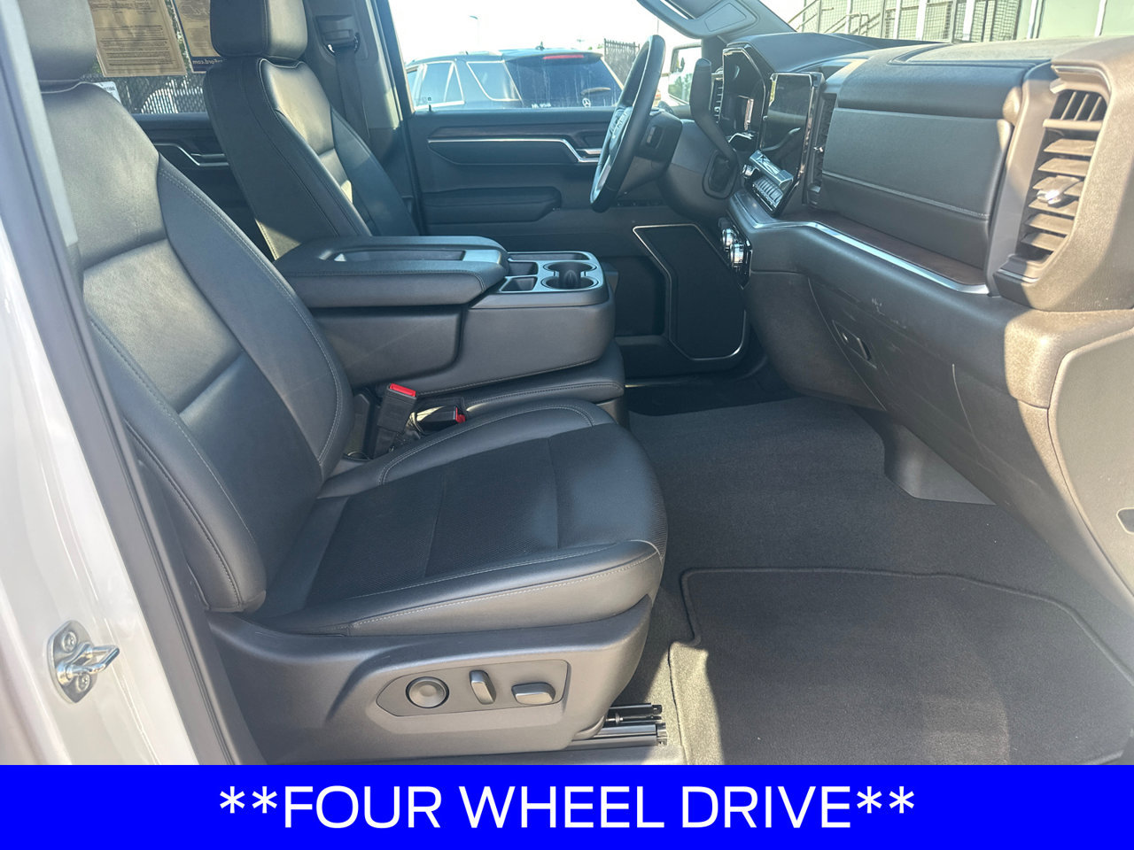 Used 2025 GMC Sierra 1500 SLT AWD/4WD image 15
