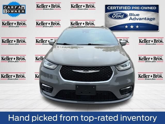 Used 2022 Chrysler Pacifica Limited w/ Uconnect Theater Family Group AWD/4WD image 2