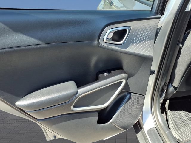 Used 2022 Kia Soul LX w/ Technology Package FWD image 12