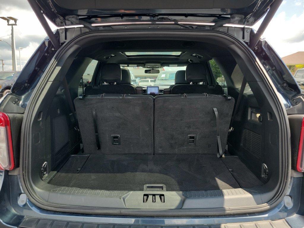 Certified 2024 Ford Explorer ST-Line w/ Class IV Trailer Tow Package AWD/4WD image 12